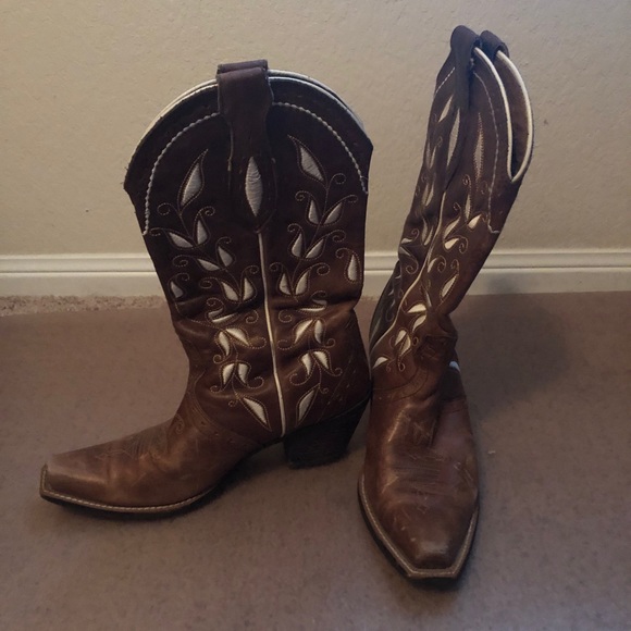 Ariat Shoes - Ariat size 8 cowboy boots